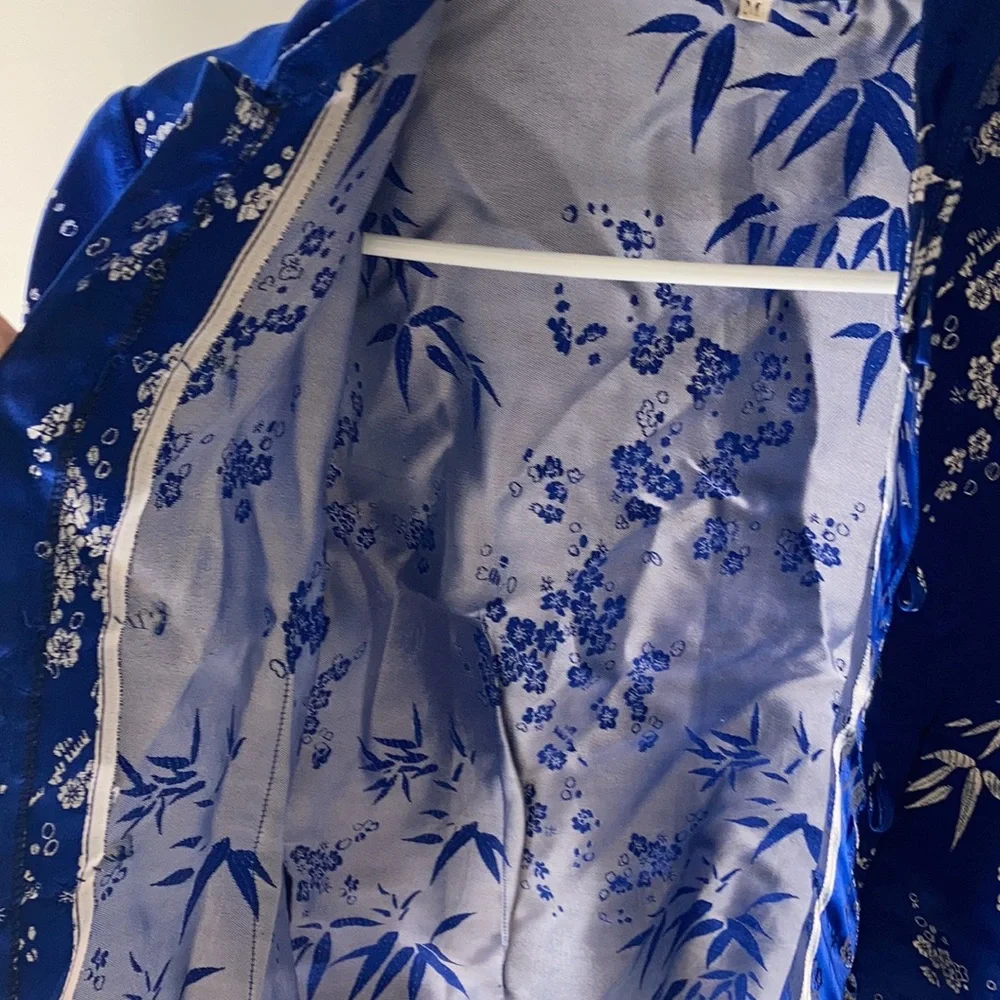 Asian Style Kimono Royal Blue White Flowers SILK Polyester Short Sleeve Sz M Top - Picture 3 of 9